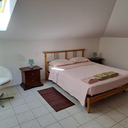 Mansarda Di Grazy Apartment Чита' Сант'Анджело Екстериор снимка